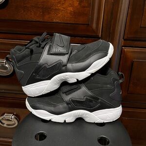 Black Nike Air Diamond Turf size 11